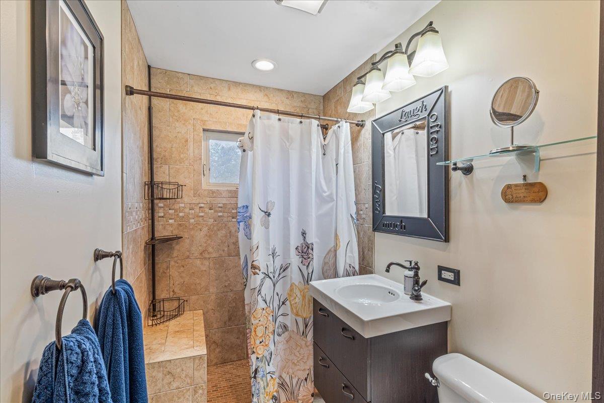 236 Duckpond Drive Property Photo 18