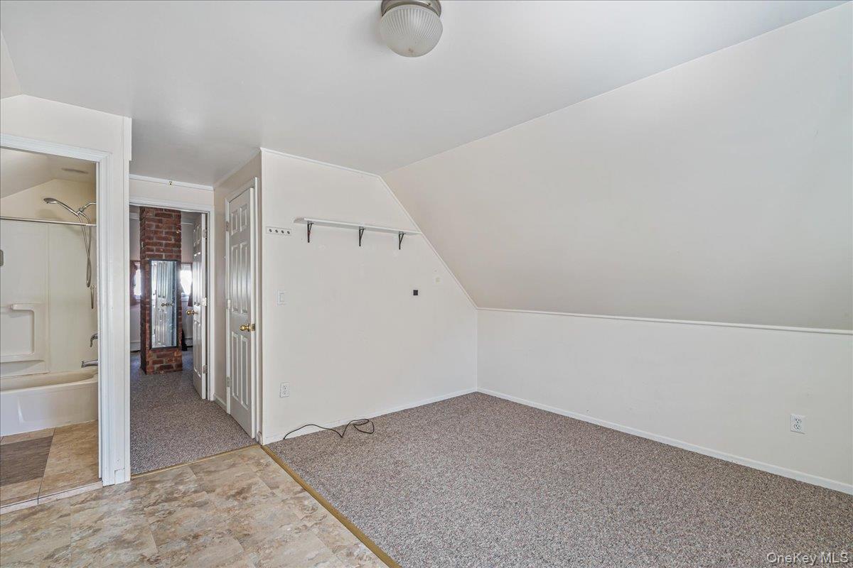 236 Duckpond Drive Property Photo 21