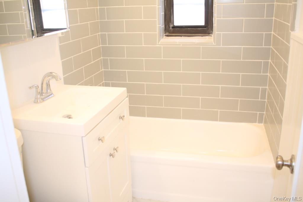 50 White Oak Street 1c Property Photo 13
