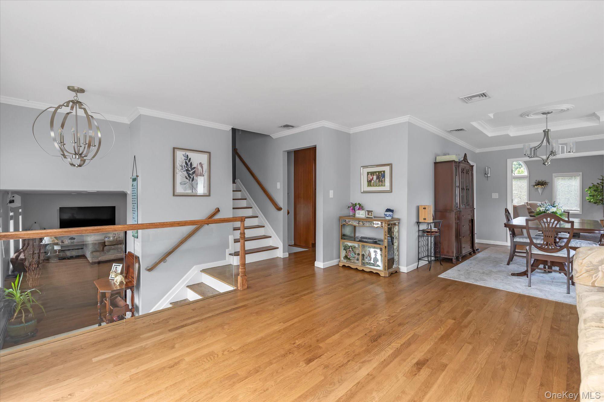340 Woodbridge Lane Property Photo 2