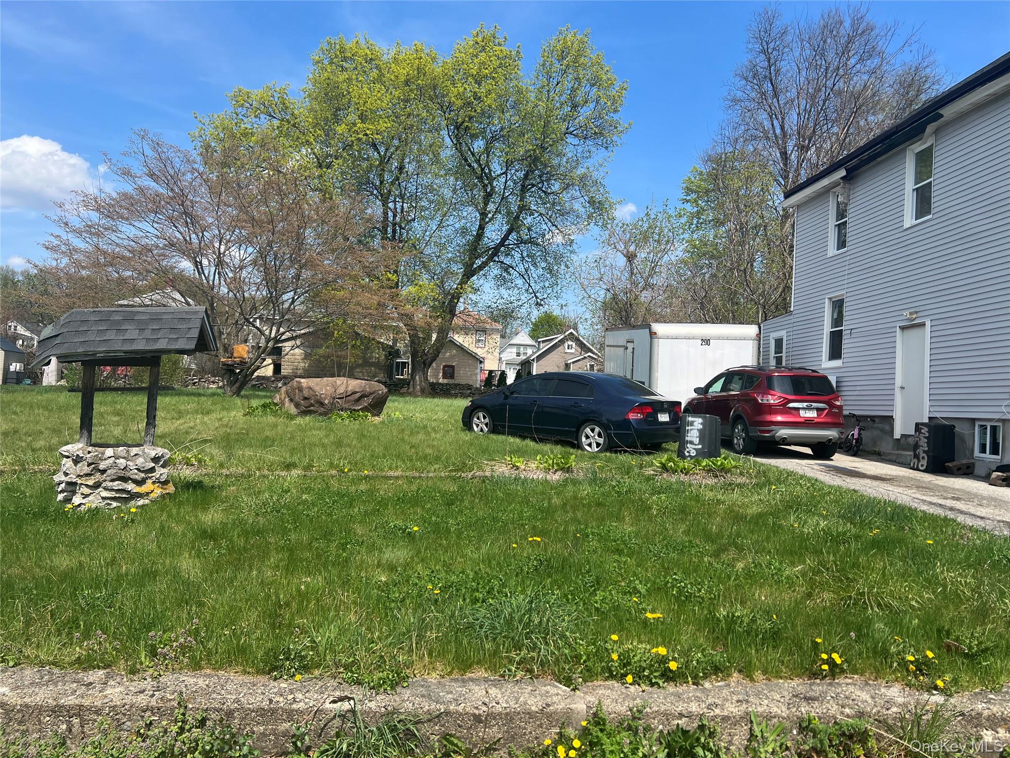 88 Maple Street Property Photo 2