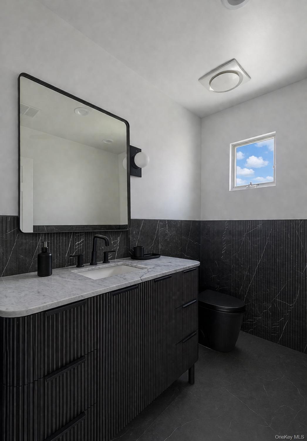 8535 Midland Parkway Property Photo 6