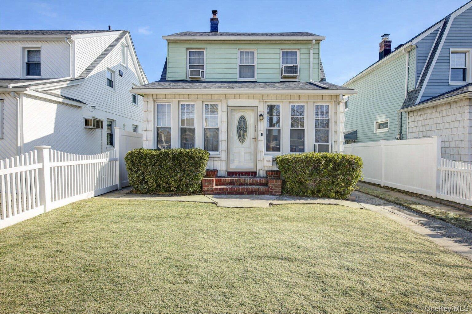 8991 215th Place Property Photo 1