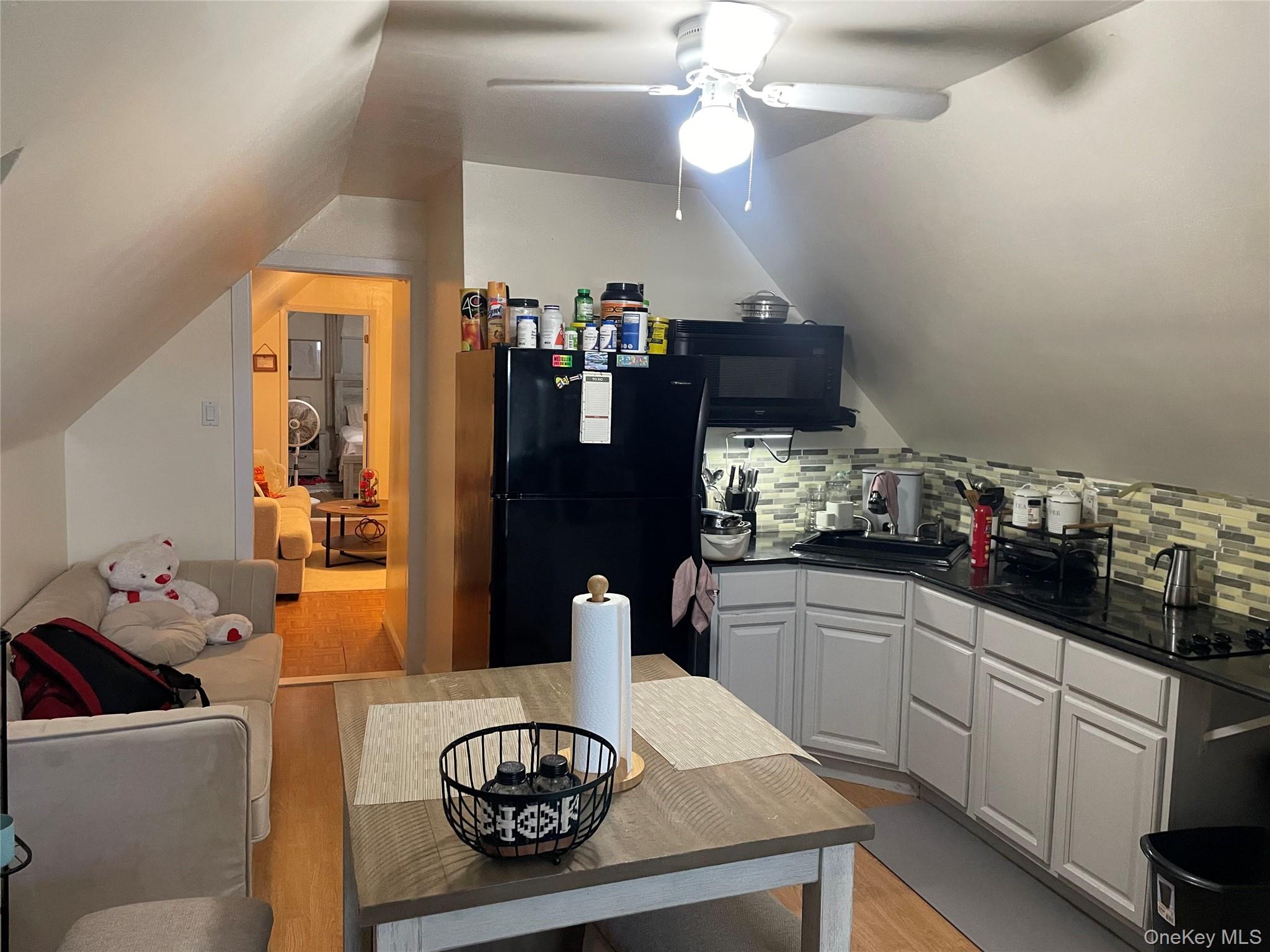 1718 Edison Avenue Property Photo 28