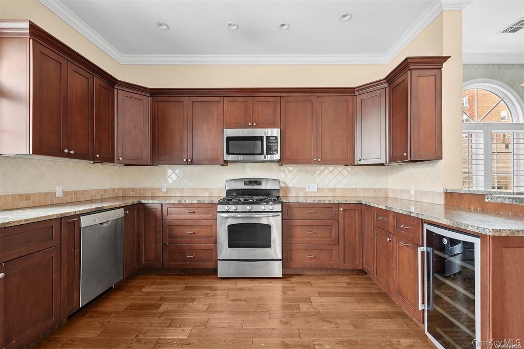 434 E Broadway A Property Photo 8