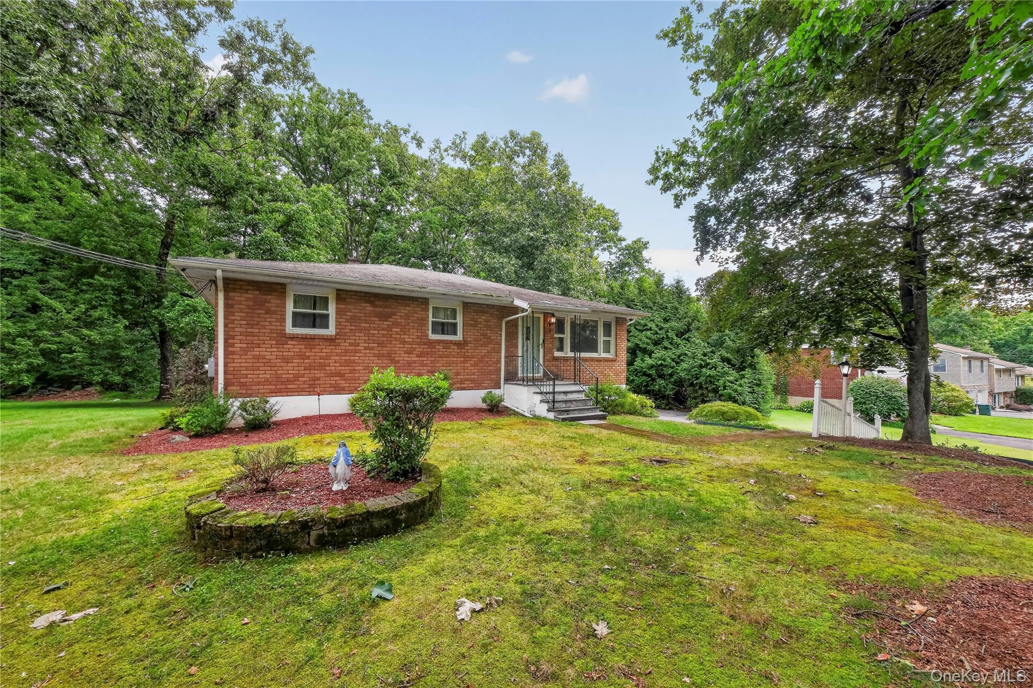 9 Archery Road Property Photo 3