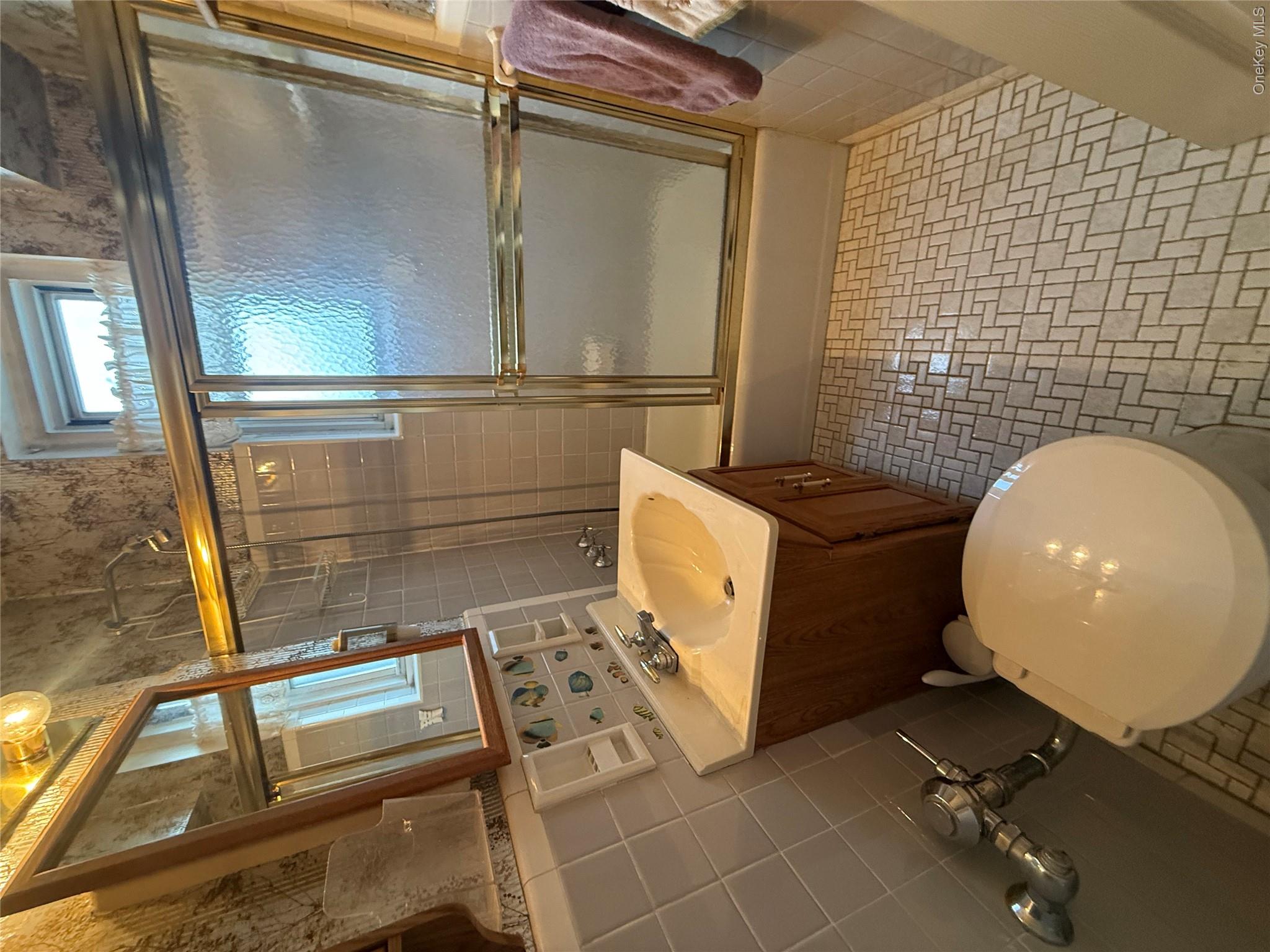 1425 Thieriot Avenue 6m Property Photo 3