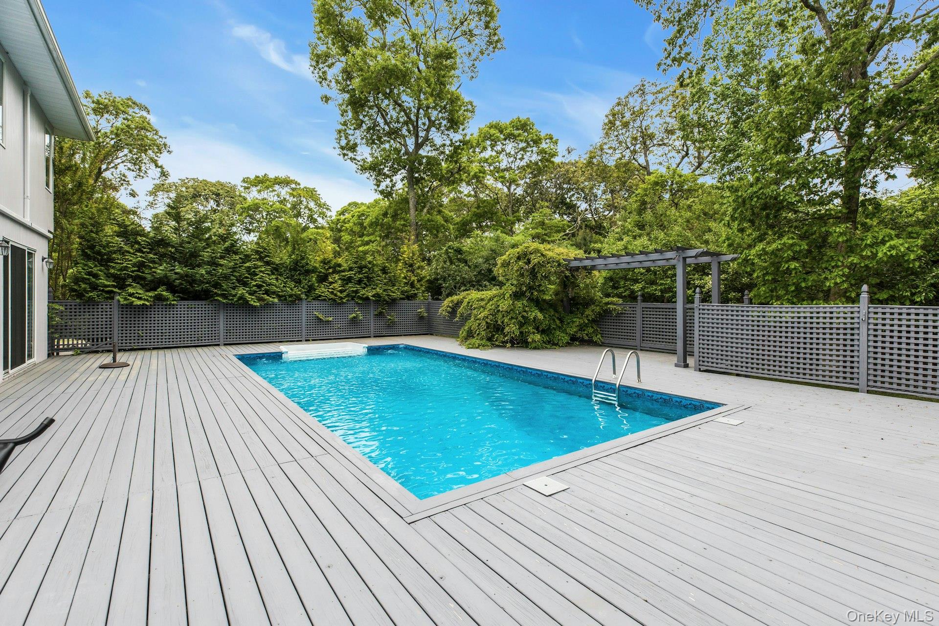 35 Bay Avenue Property Photo 32