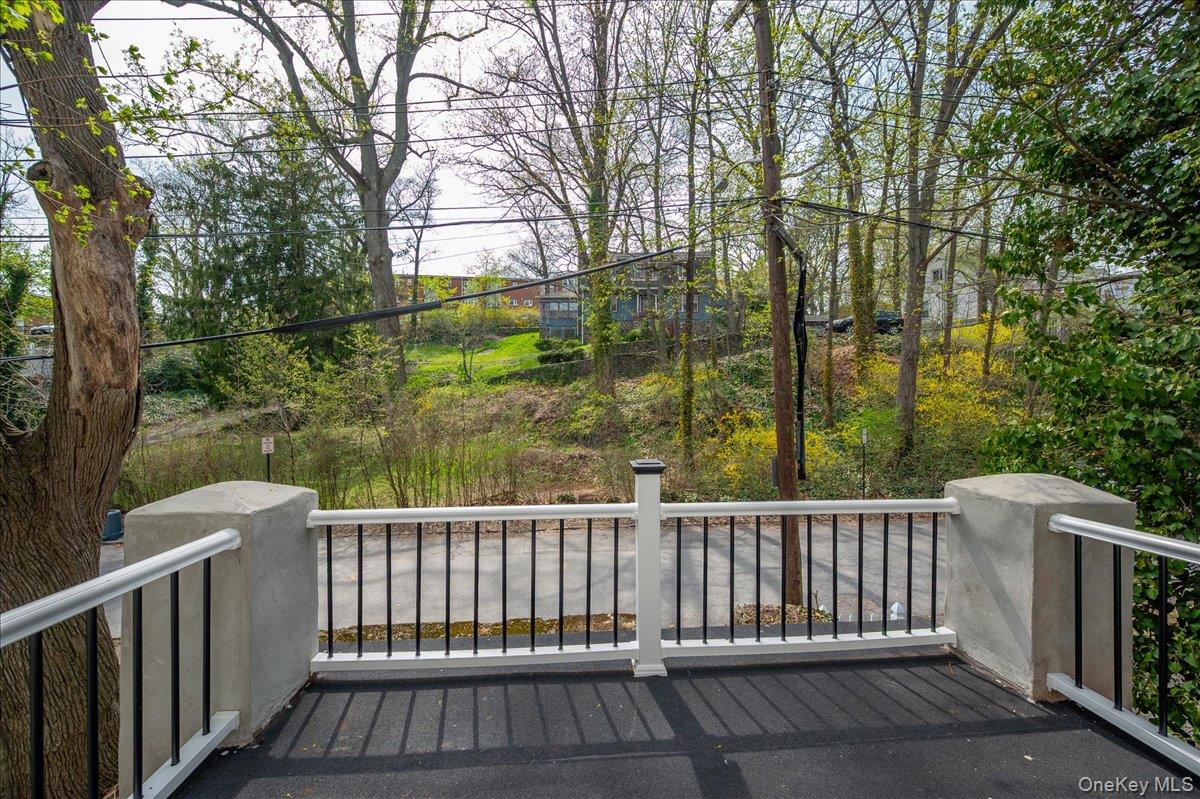 25 Whitewood Avenue Property Photo 3