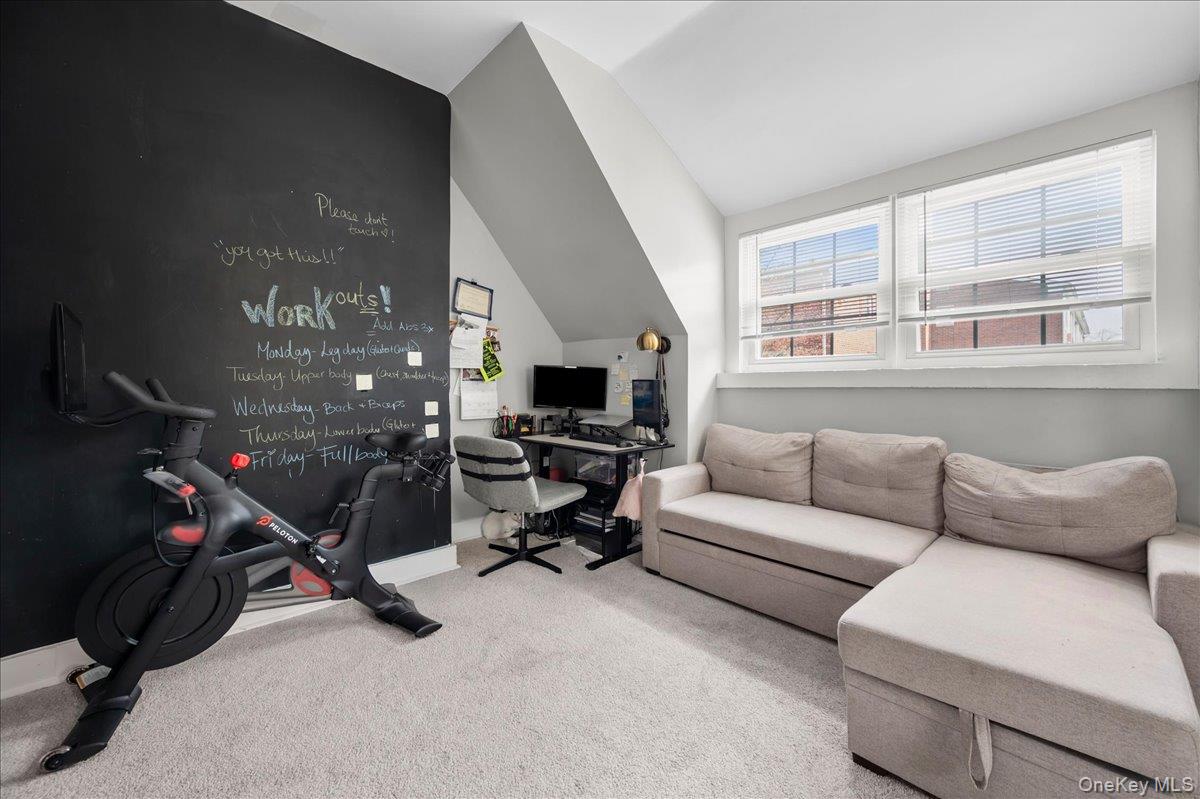 25 Whitewood Avenue Property Photo 16