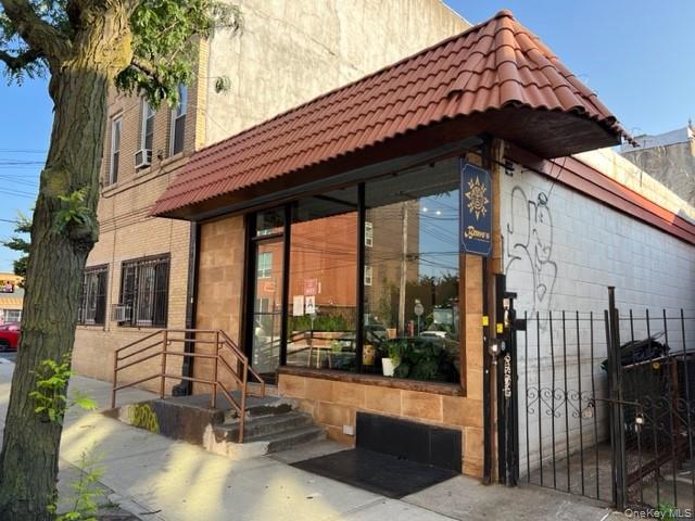 377 Seneca Avenue Property Photo 2