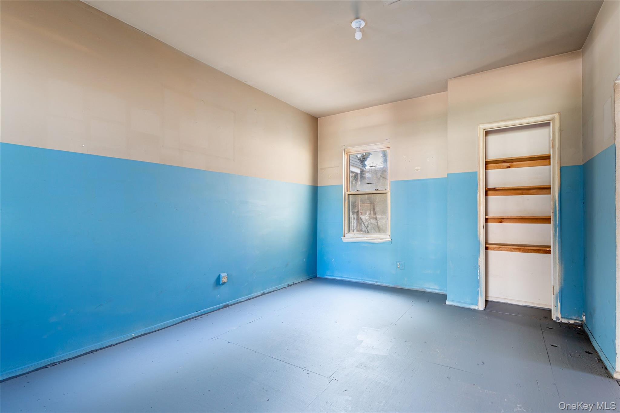 14 Dongan Street Property Photo 7