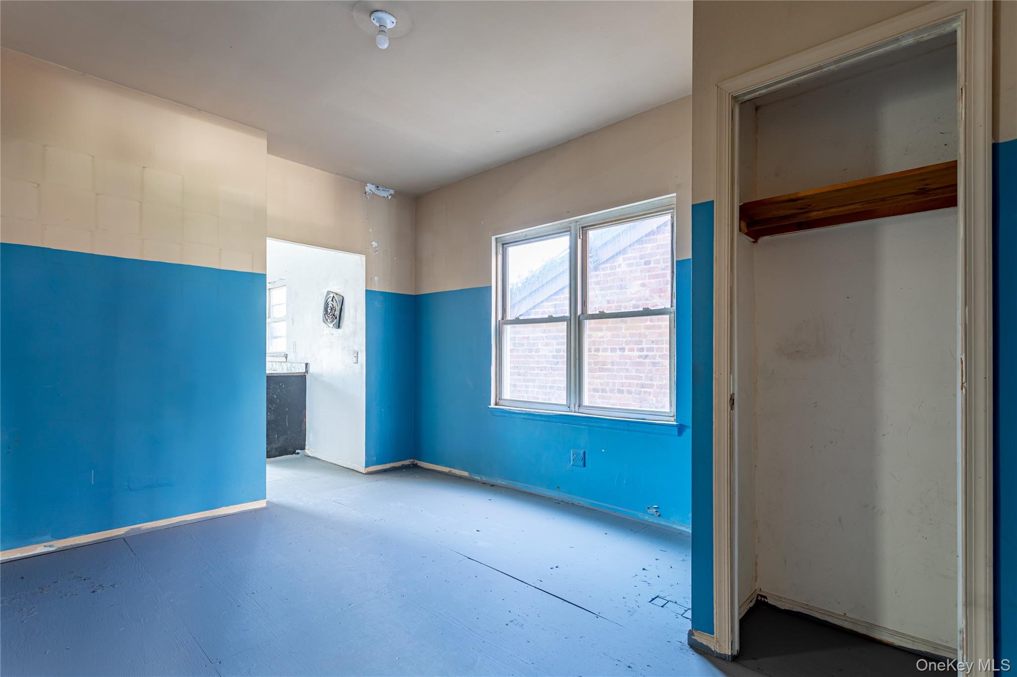 14 Dongan Street Property Photo 8