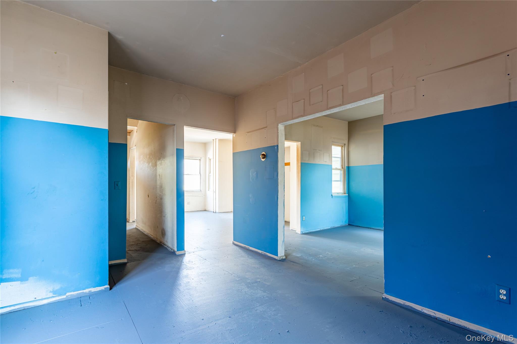 14 Dongan Street Property Photo 9