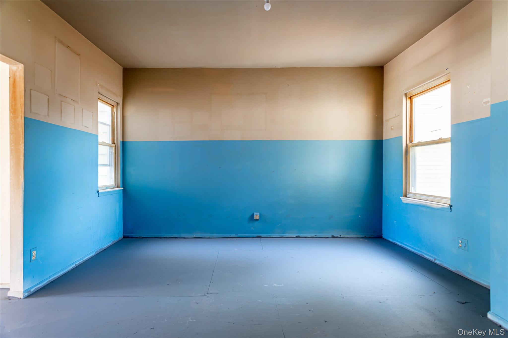 14 Dongan Street Property Photo 10