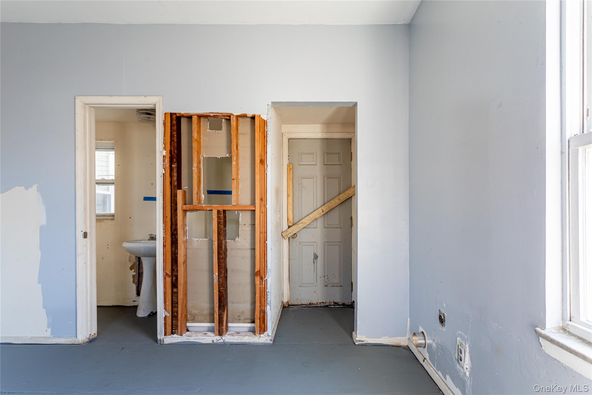 14 Dongan Street Property Photo 14