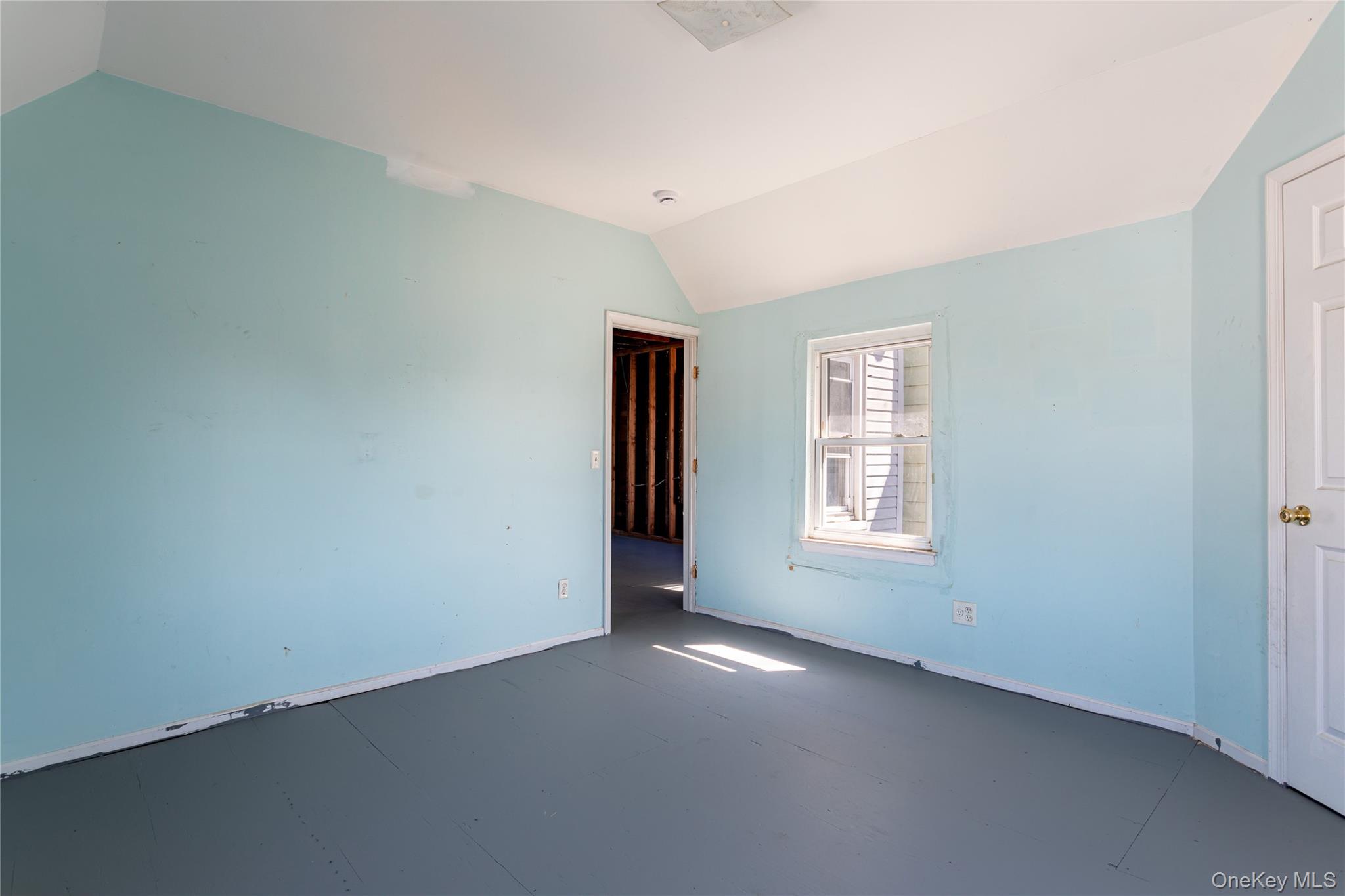 14 Dongan Street Property Photo 16