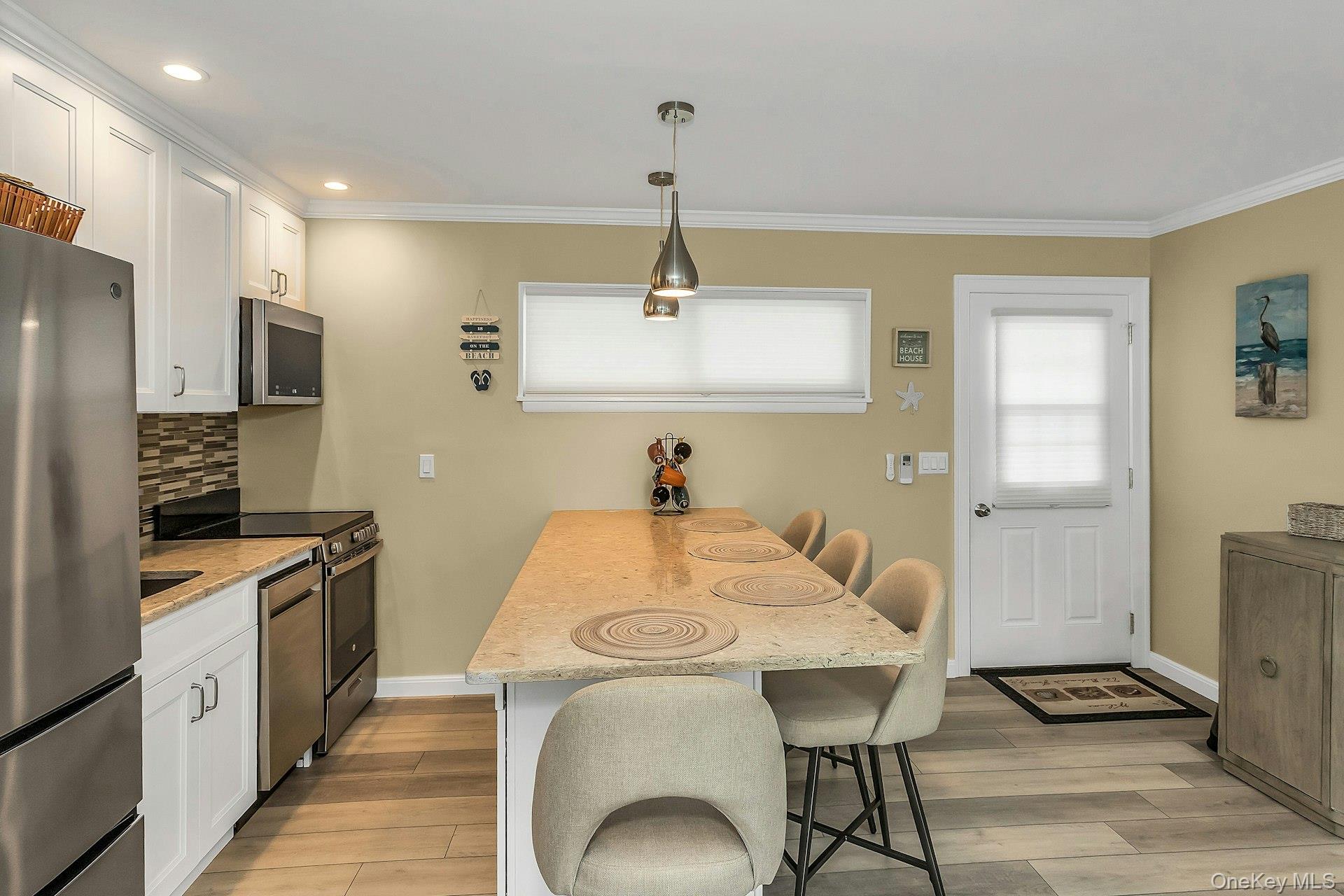 281 Dune Road 18a Property Photo 7