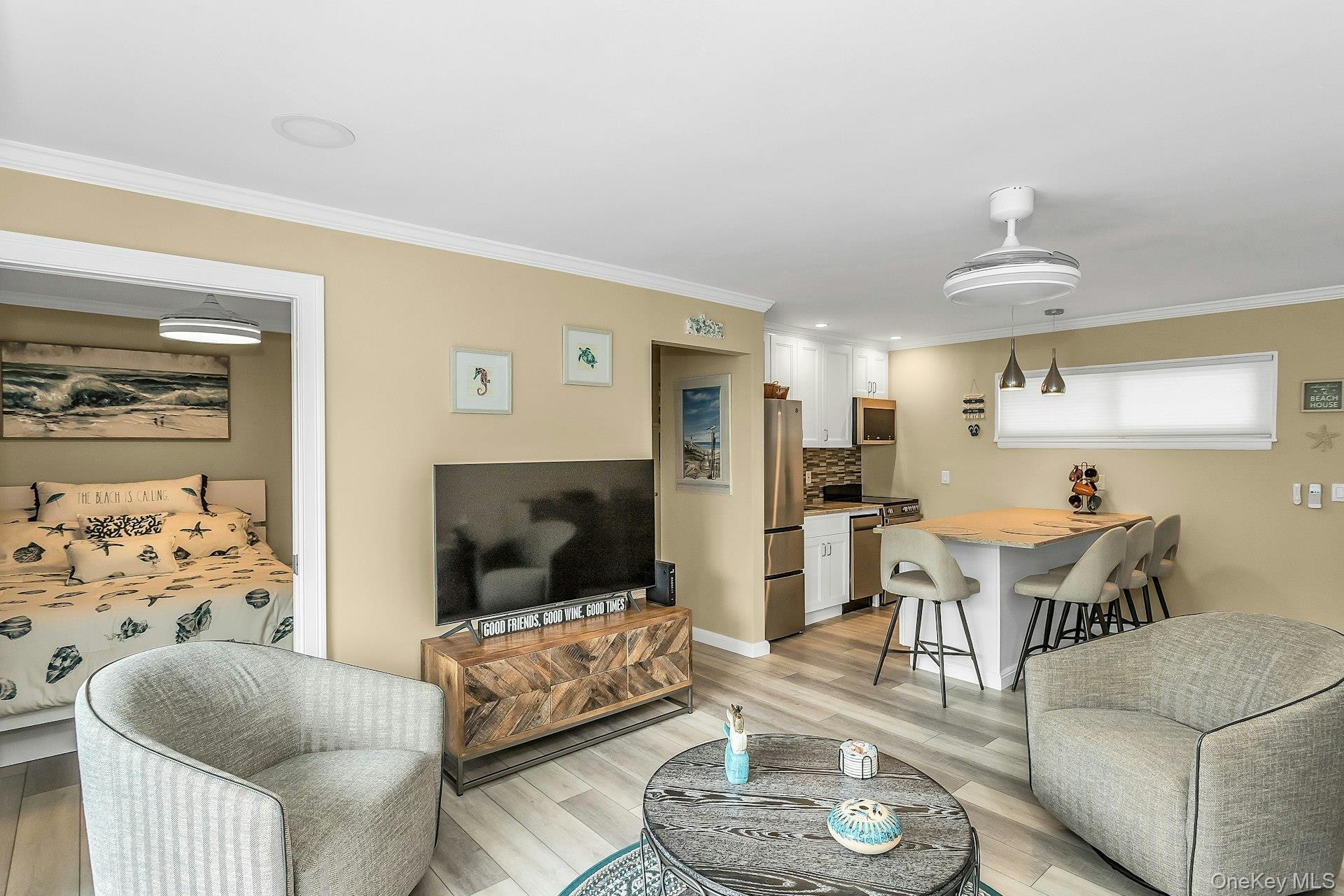 281 Dune Road 18a Property Photo 9