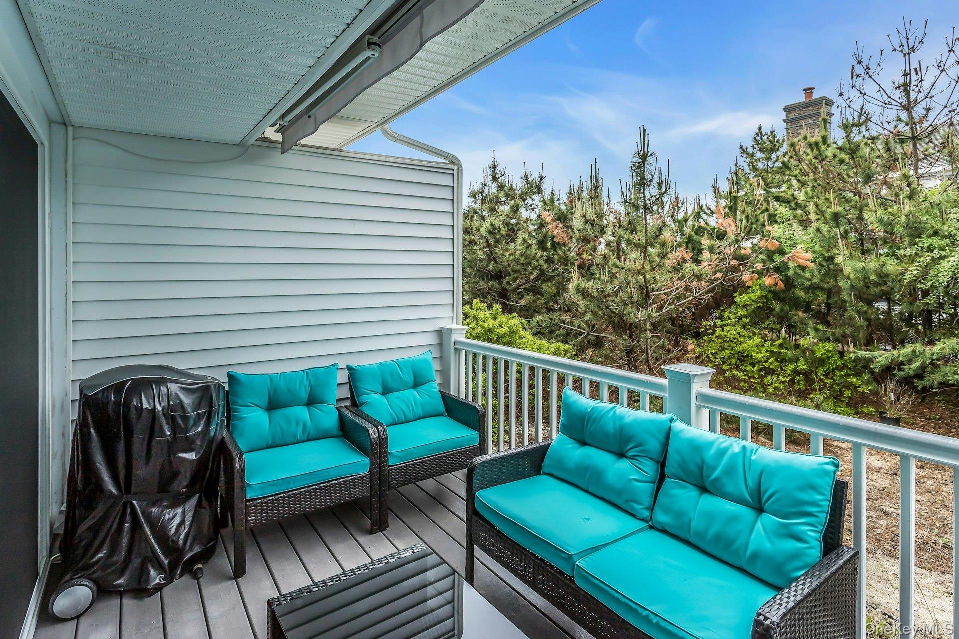 281 Dune Road 18a Property Photo 13