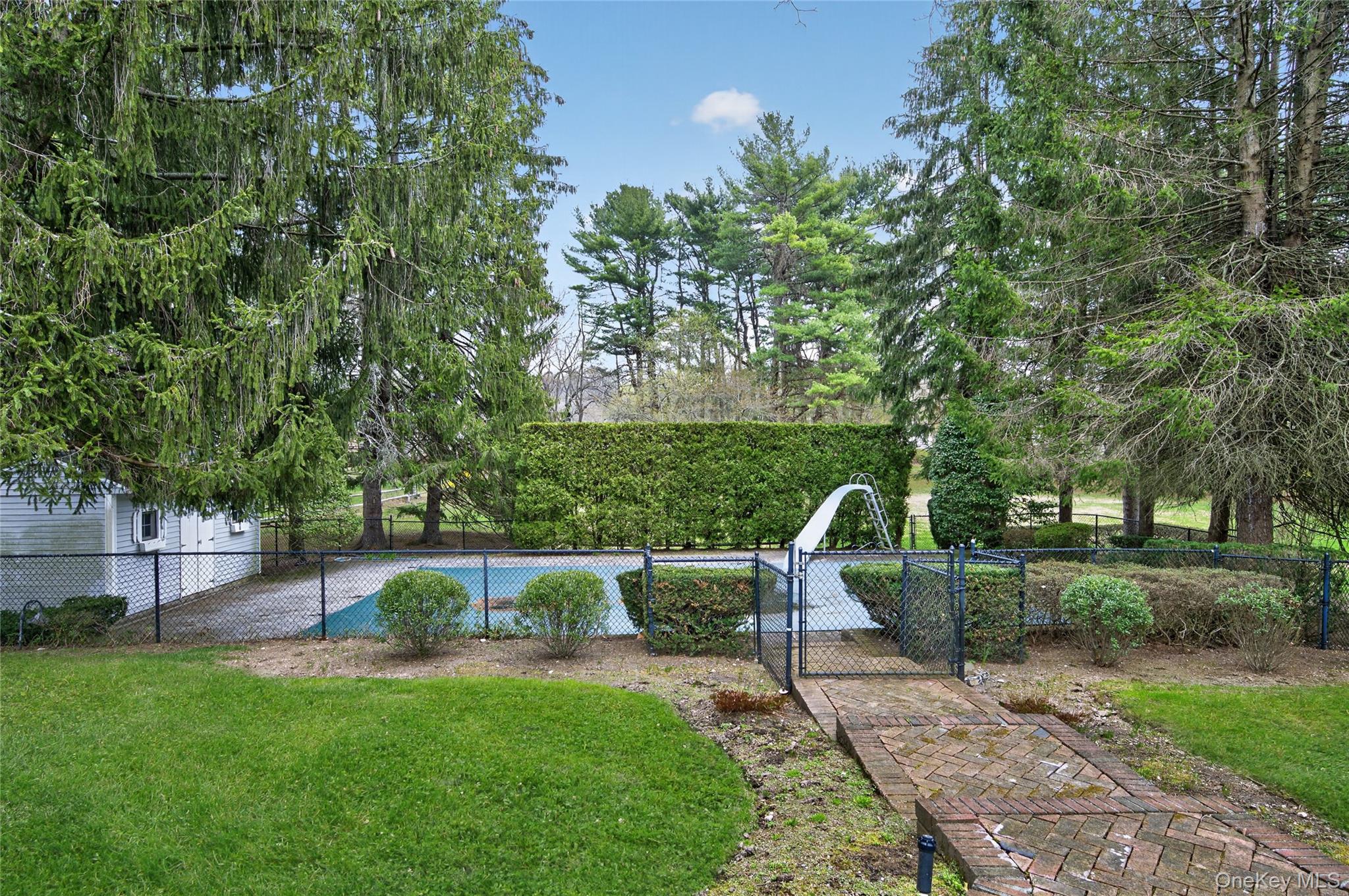18 Quaker Ridge Drive Property Photo 35