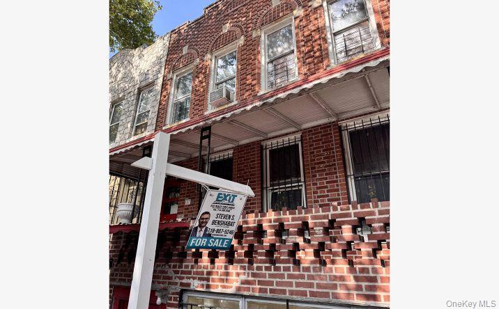 487 E 93rd Street Property Photo 1