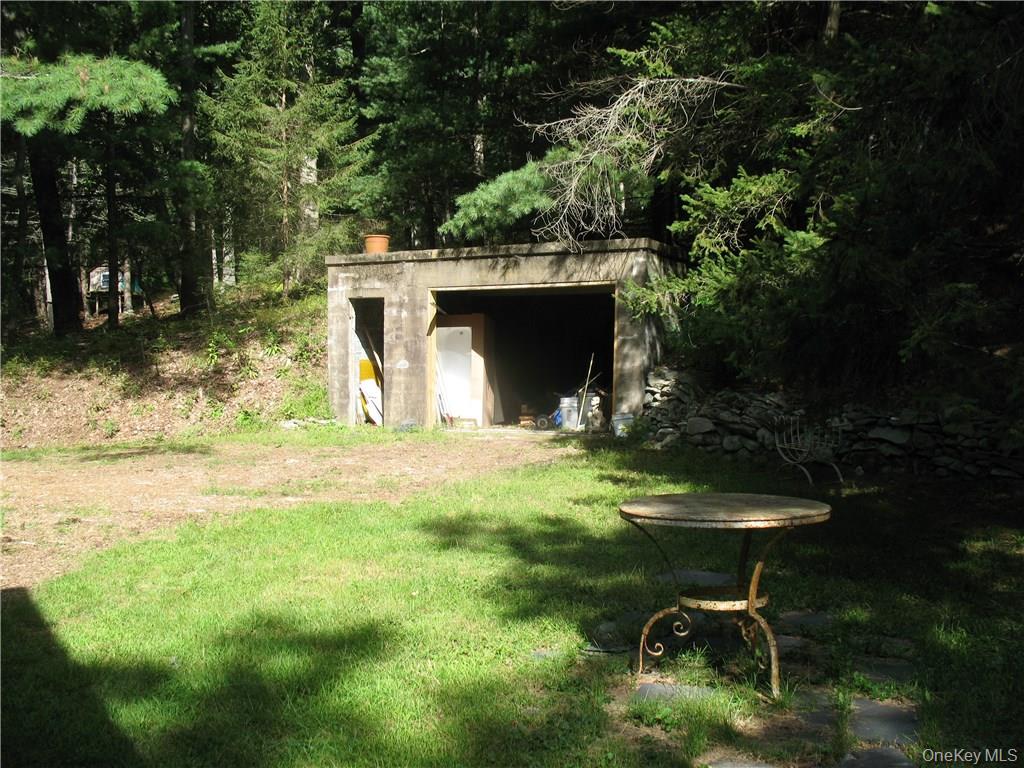 441 Hollow Road Property Photo 10