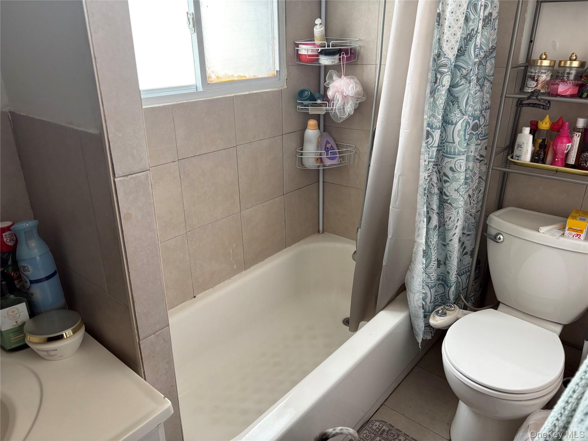539 E State Street Property Photo 5