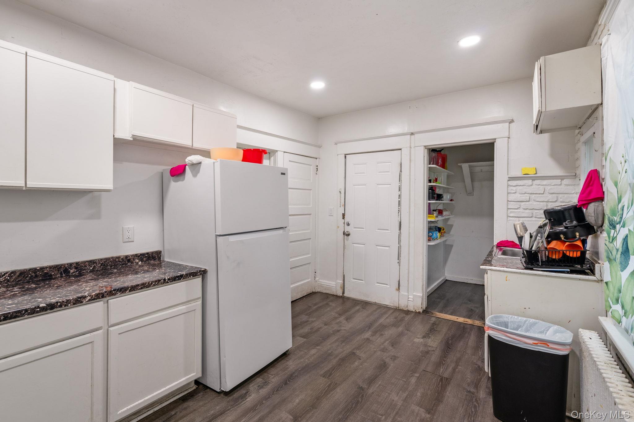212 Ten Broeck Avenue Property Photo 3