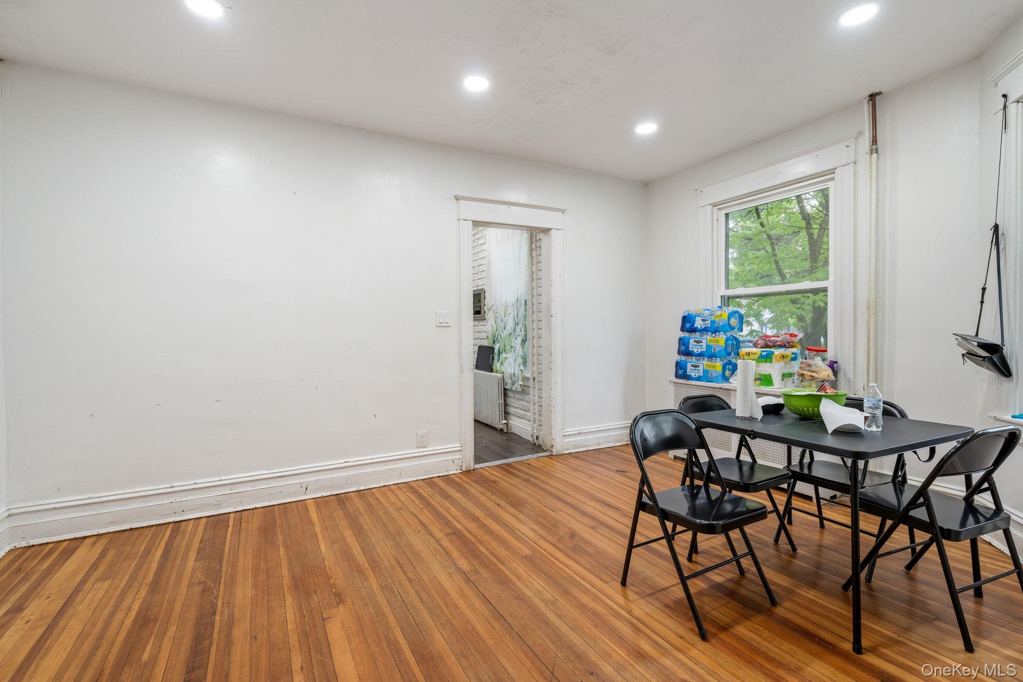 212 Ten Broeck Avenue Property Photo 4