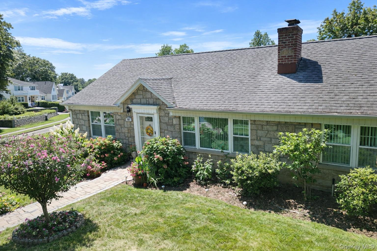 653 Odell Avenue Property Photo 3