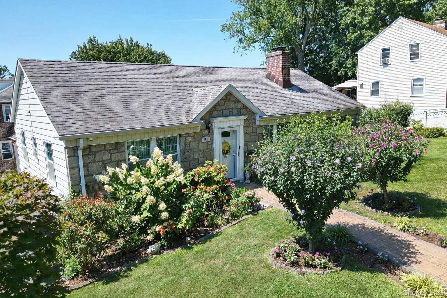 653 Odell Avenue Property Photo 6
