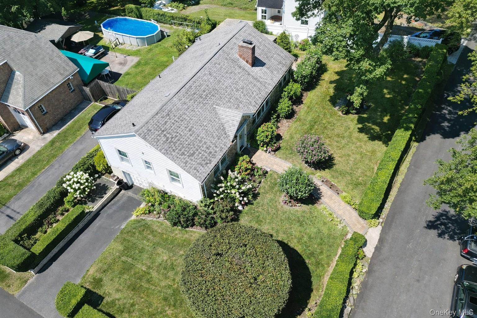 653 Odell Avenue Property Photo 8