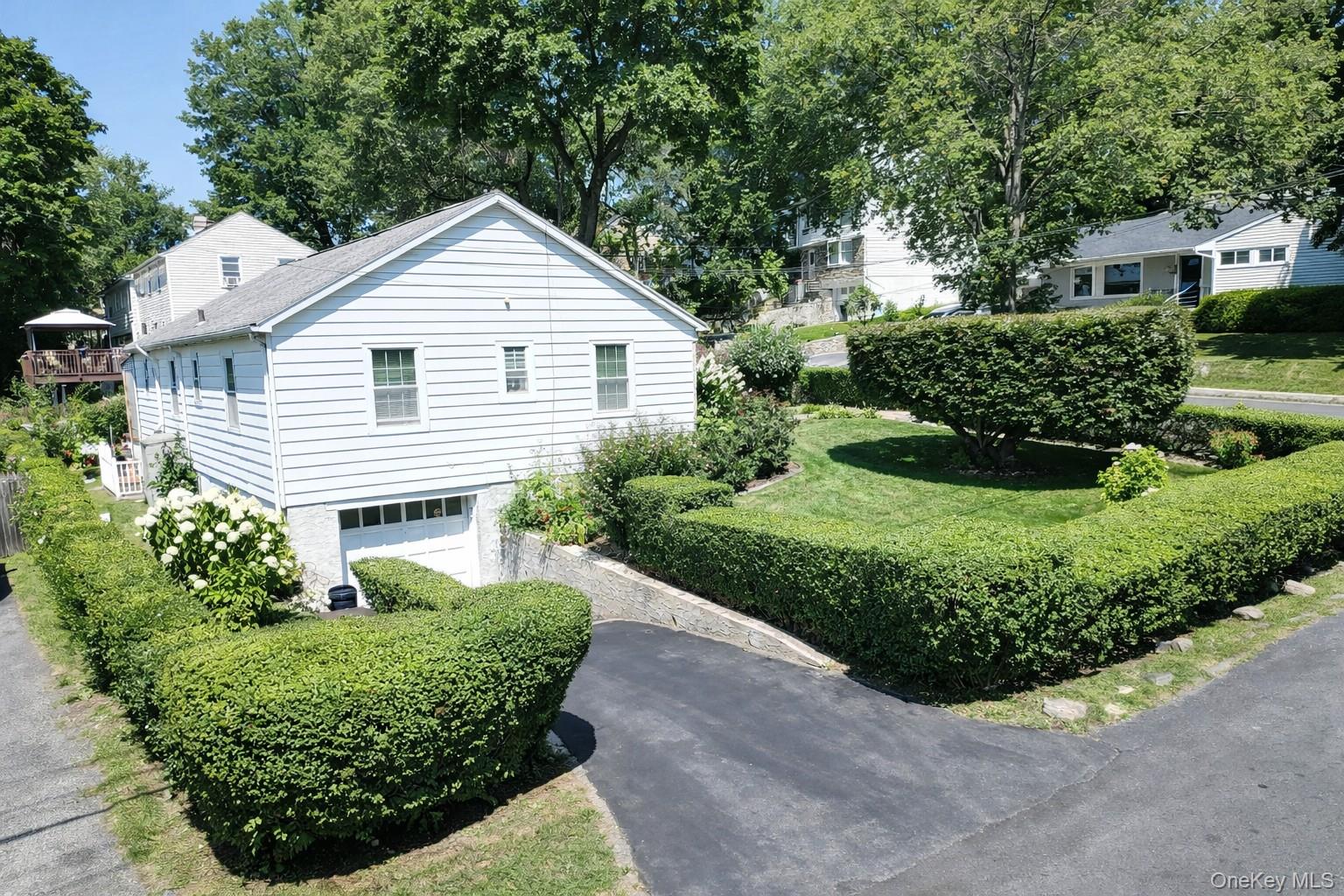 653 Odell Avenue Property Photo 9