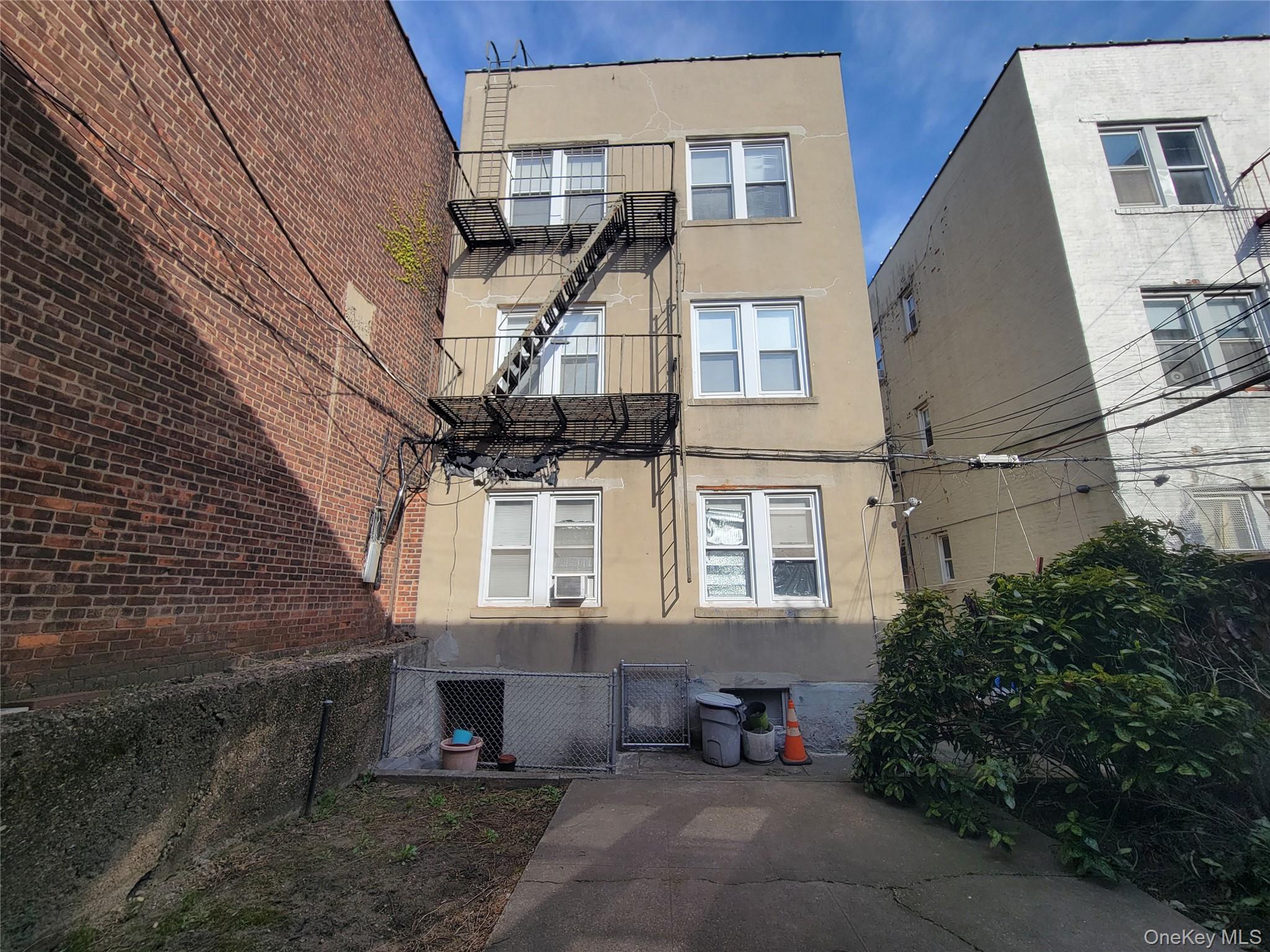 47-44 43rd Street Property Photo 4
