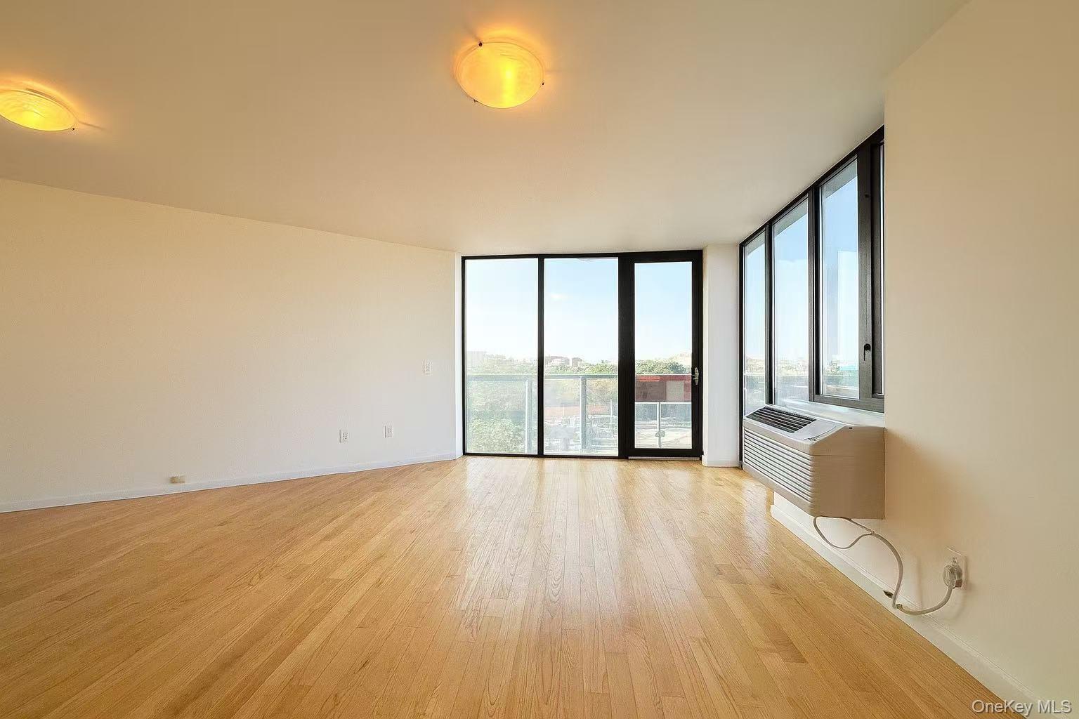 6070 Woodhaven Boulevard 4e Property Photo 2
