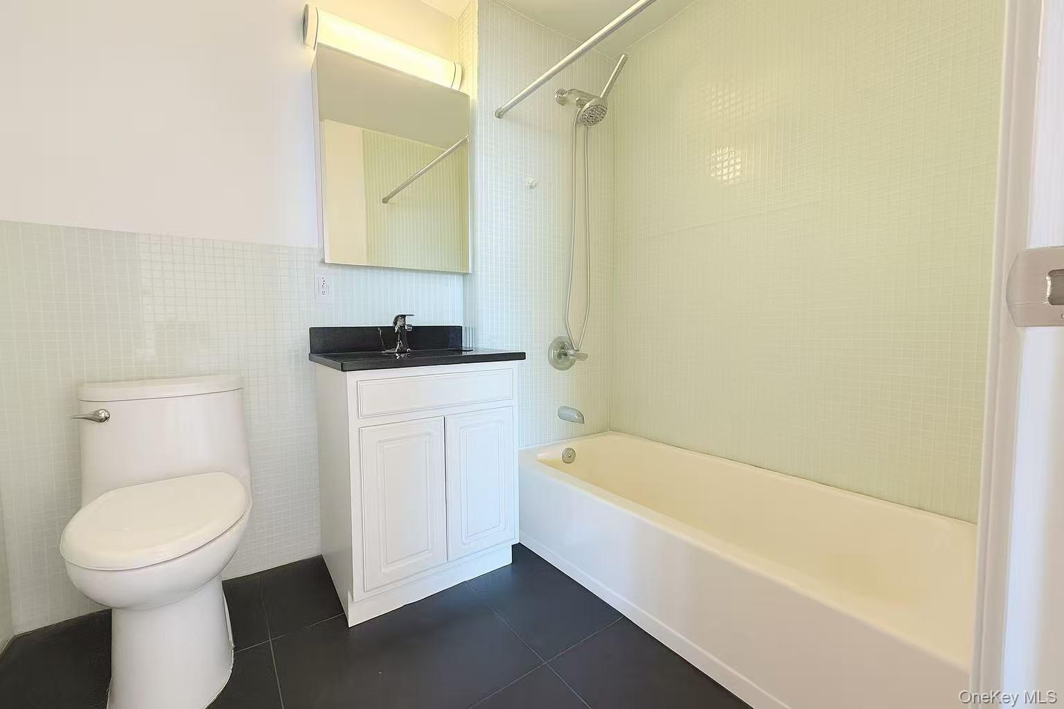 6070 Woodhaven Boulevard 4e Property Photo 8