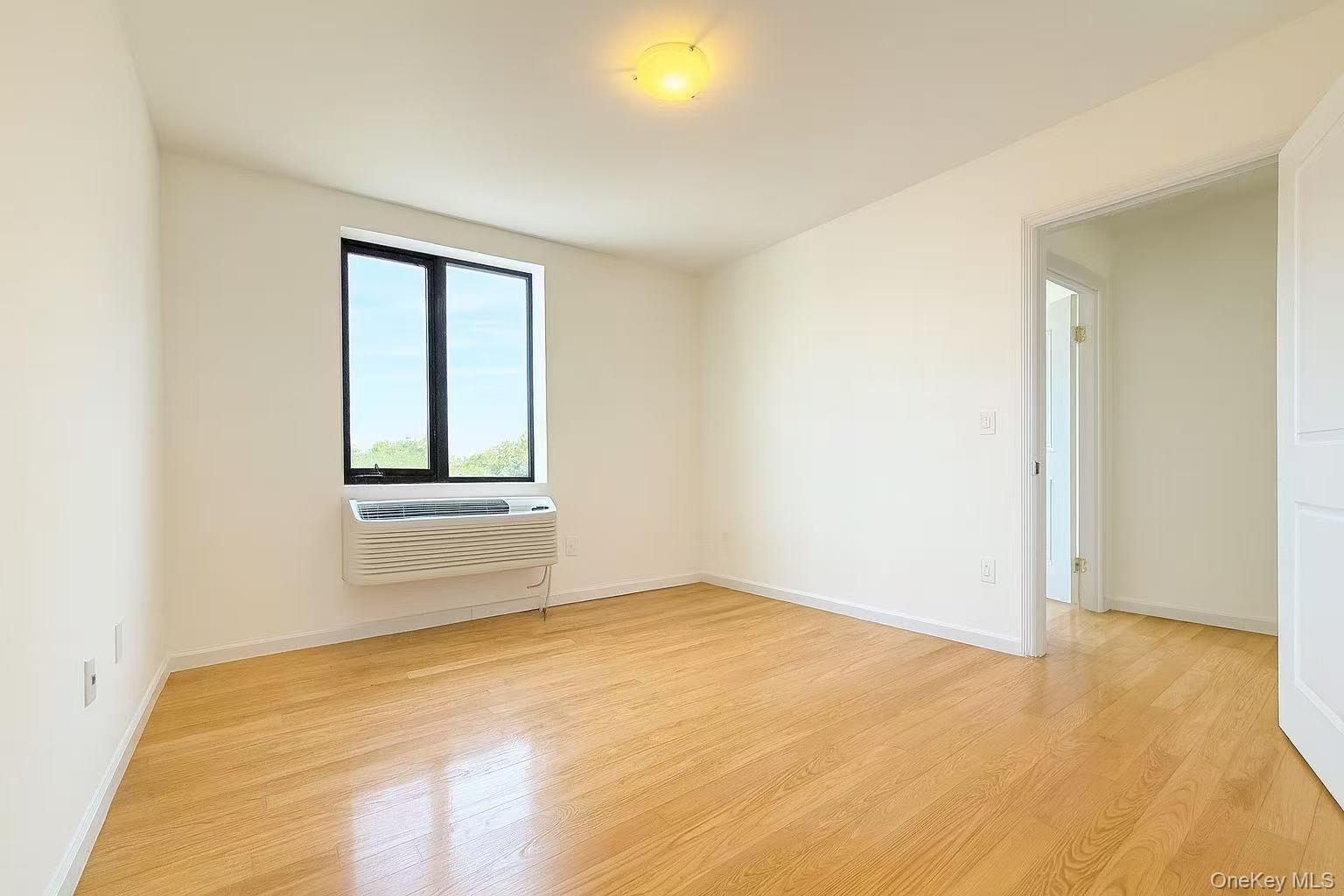 6070 Woodhaven Boulevard 4e Property Photo 10