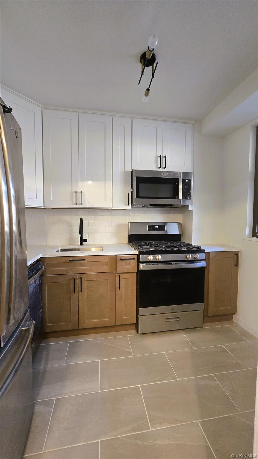 6115 98th Street #4h Property Photo 6