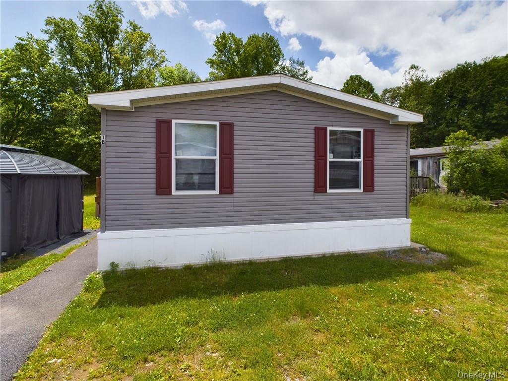 18 Shore Lane Property Photo 3