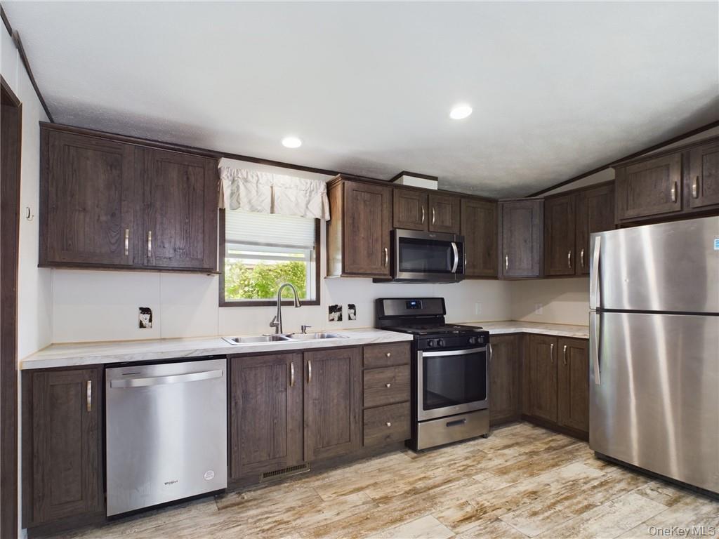 18 Shore Lane Property Photo 14
