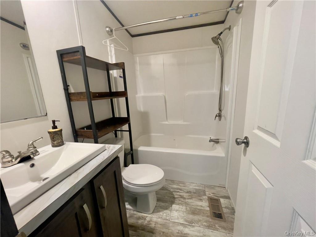 18 Shore Lane Property Photo 17