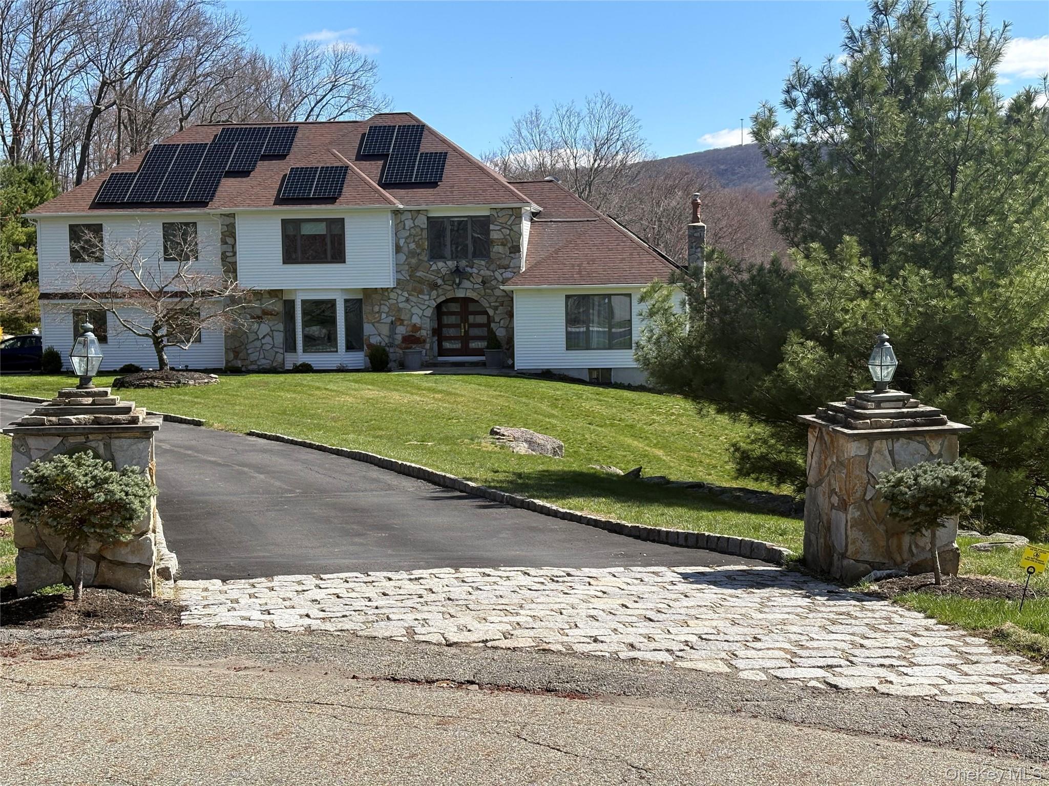 32 Pearce Drive Property Photo 2