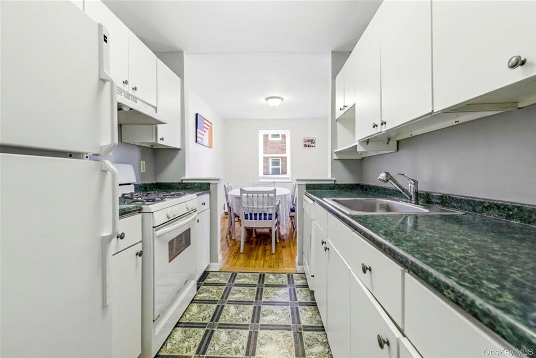 370 W Broadway 5c Property Photo 8