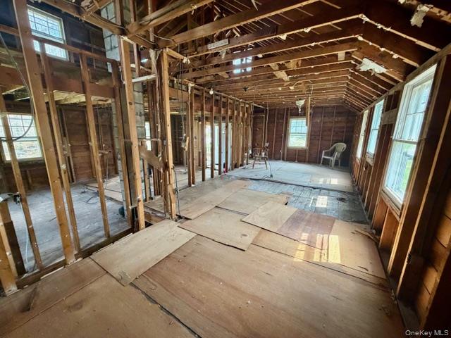 1075 Spillway Road Property Photo 6