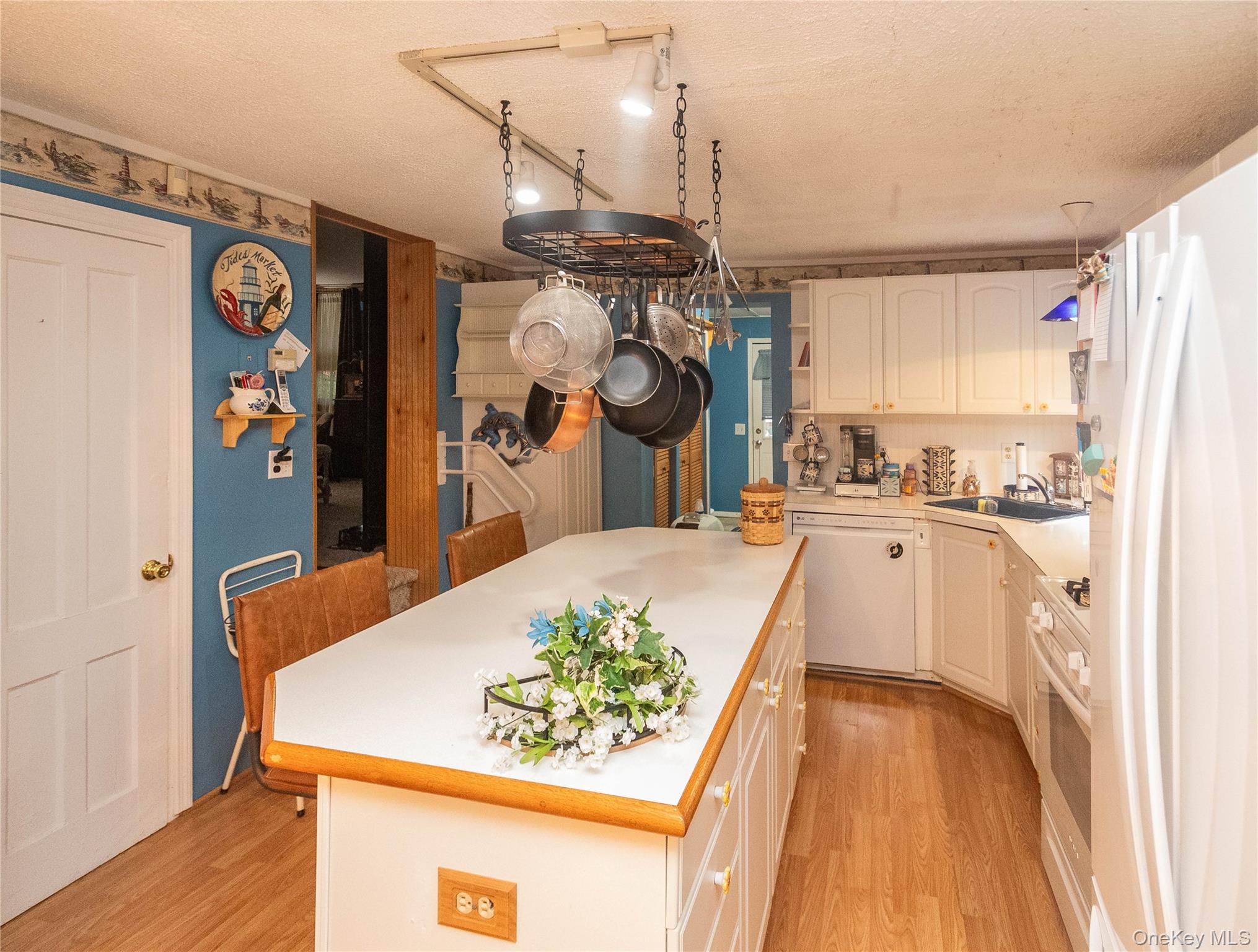 62 Thornton Road Property Photo 13