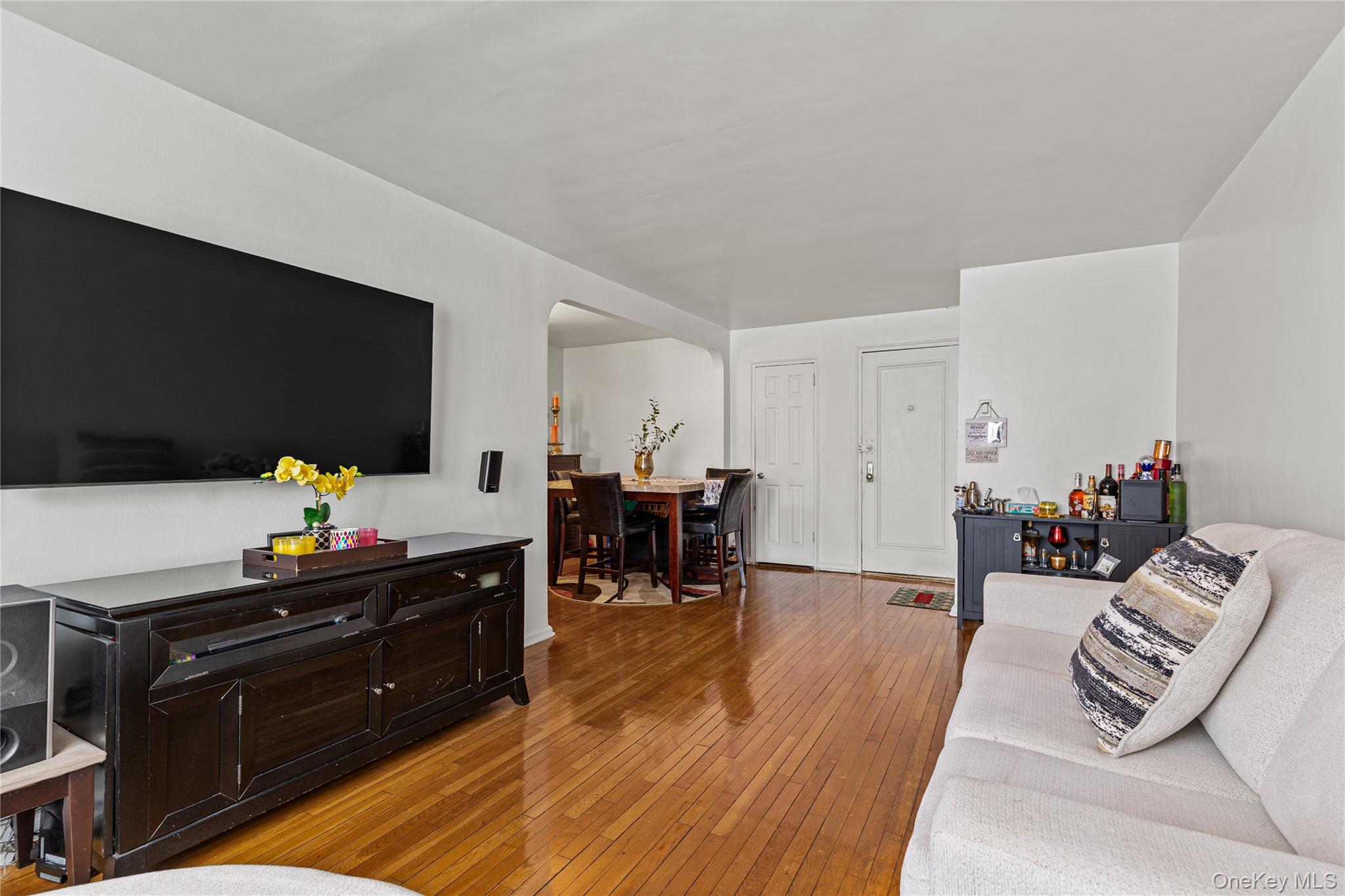 3239 Barker Avenue 2j Property Photo 1