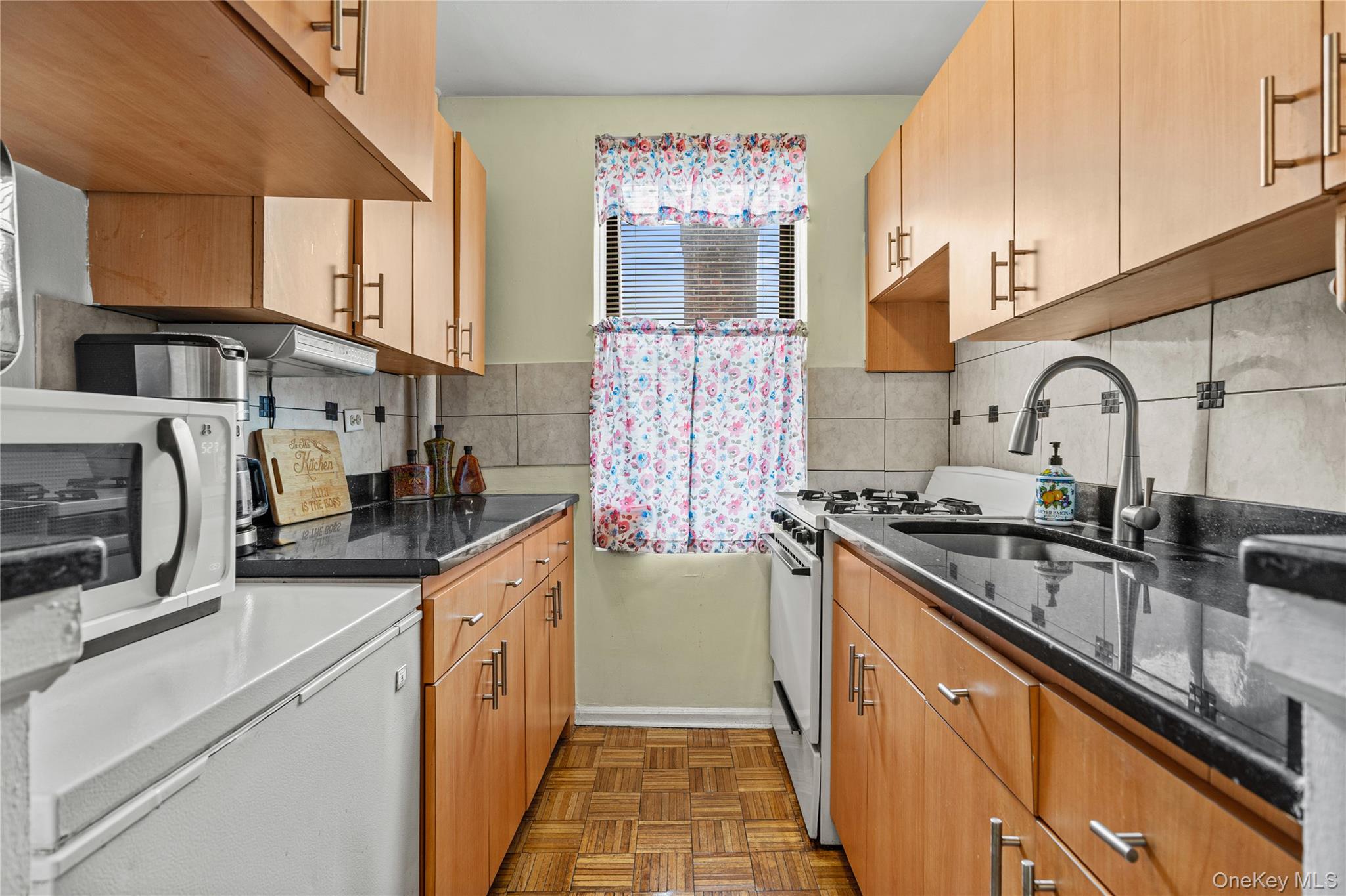 3239 Barker Avenue 2j Property Photo 9
