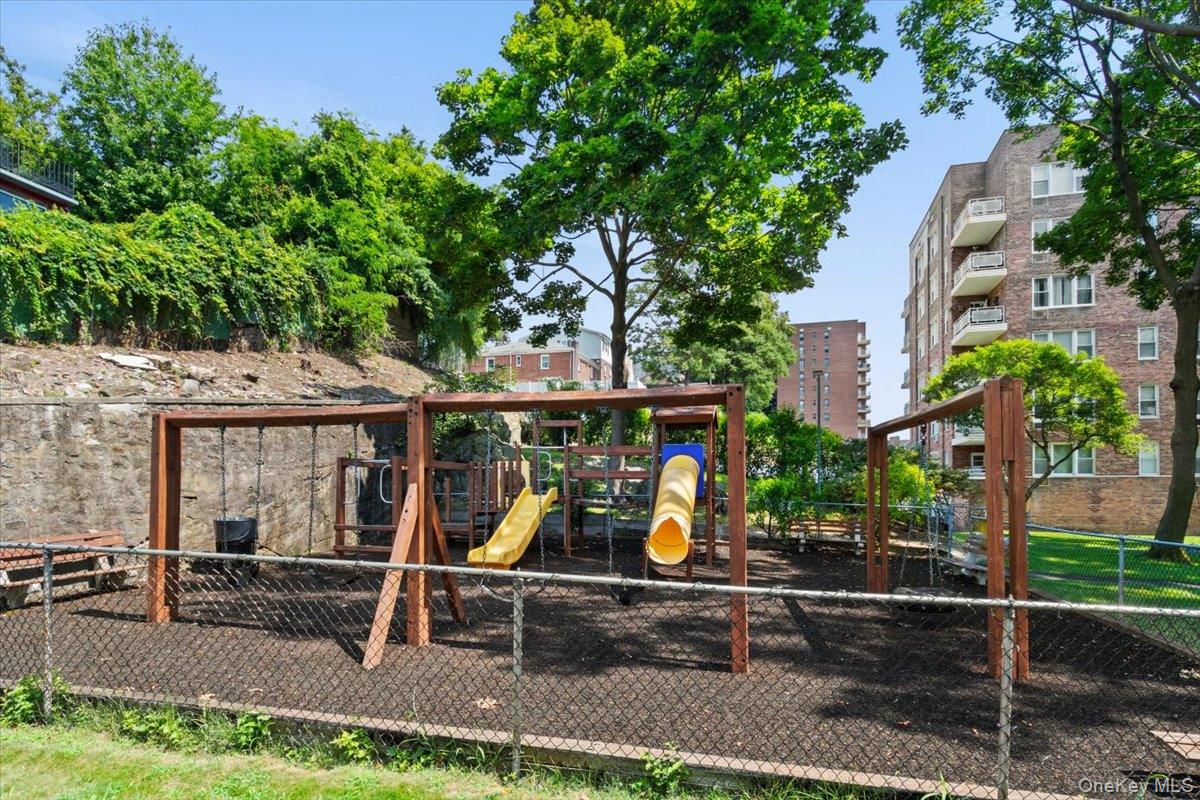 333 Bronx River Road 602 Property Photo 19