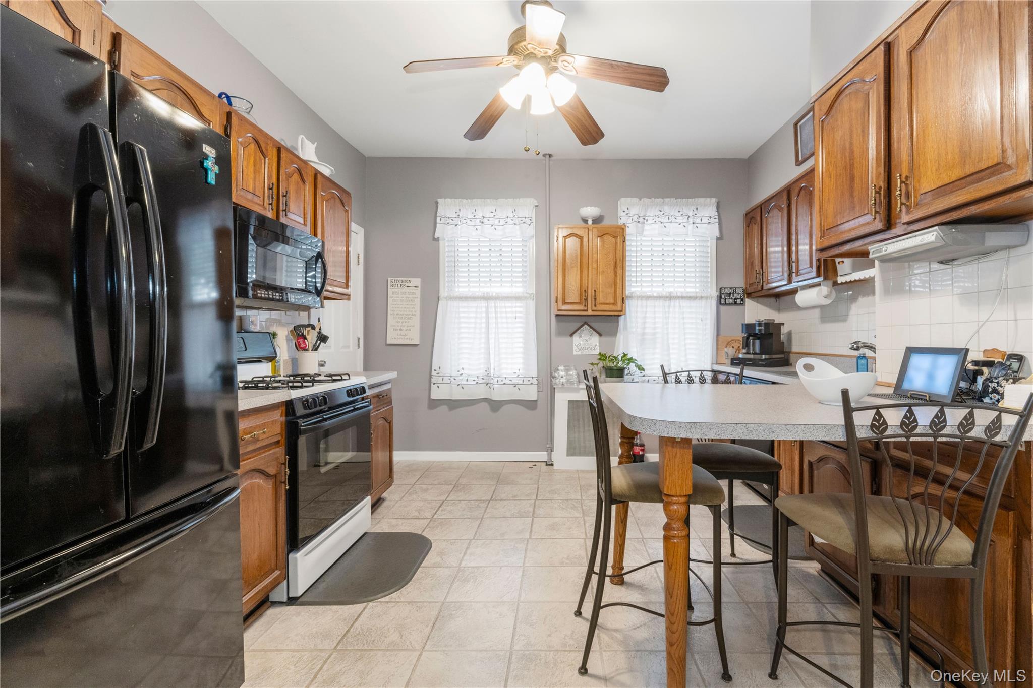 7520 60th Place Property Photo 3